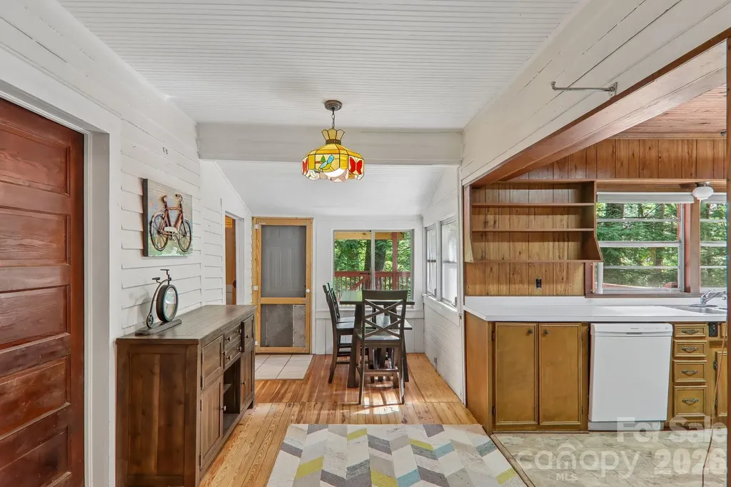 61 Bo Diddly Lane Cedar Mountain NC 28718