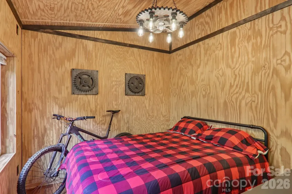 61 Bo Diddly Lane Cedar Mountain NC 28718