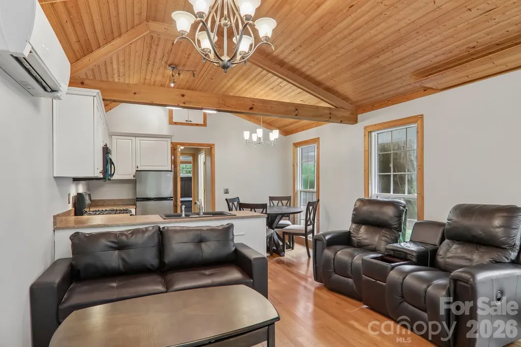61 Bo Diddly Lane Cedar Mountain NC 28718