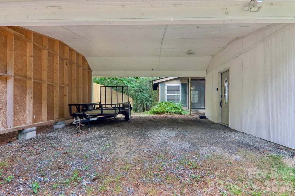 61 Bo Diddly Lane Cedar Mountain NC 28718