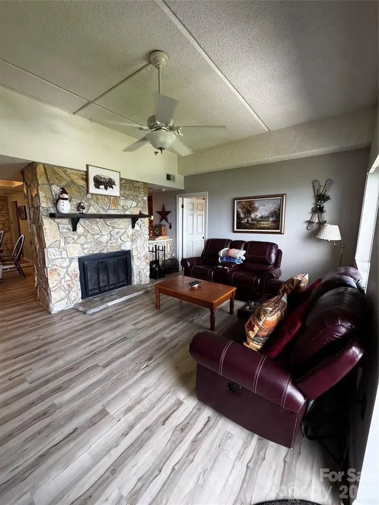 303 Sugar Top Drive Sugar Mountain NC 28604