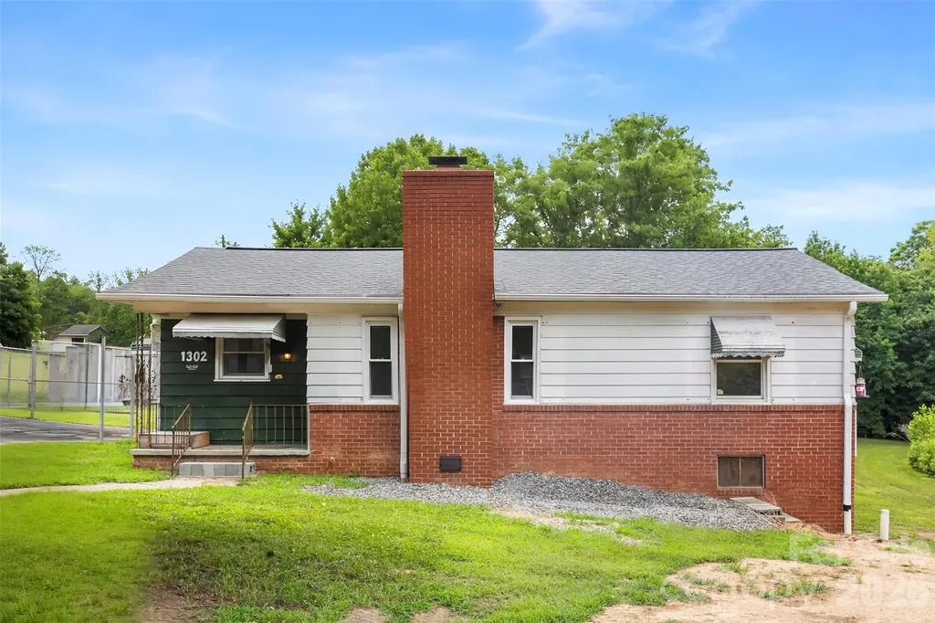 1302 W Gold Street Extension Kings Mountain NC 28086