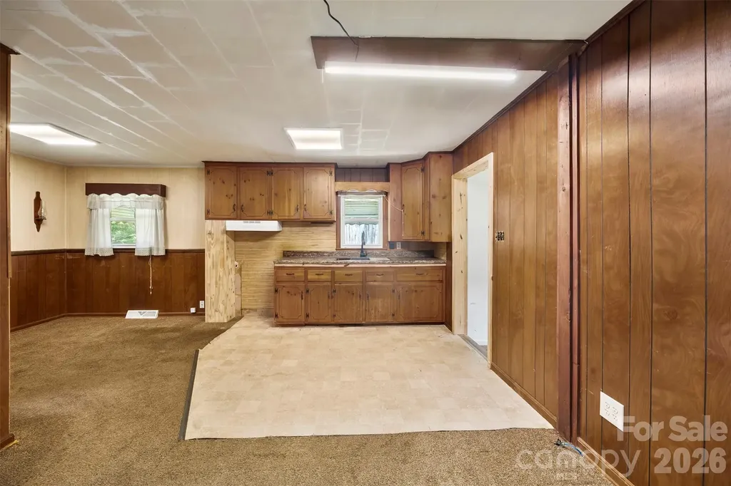 1302 W Gold Street Extension Kings Mountain NC 28086