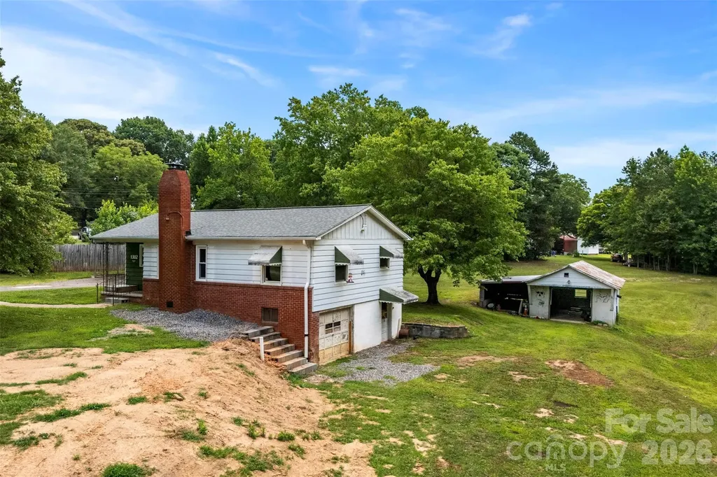 1302 W Gold Street Extension Kings Mountain NC 28086