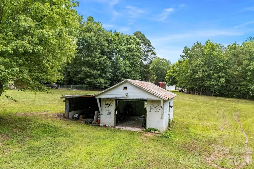 1302 W Gold Street Extension Kings Mountain NC 28086