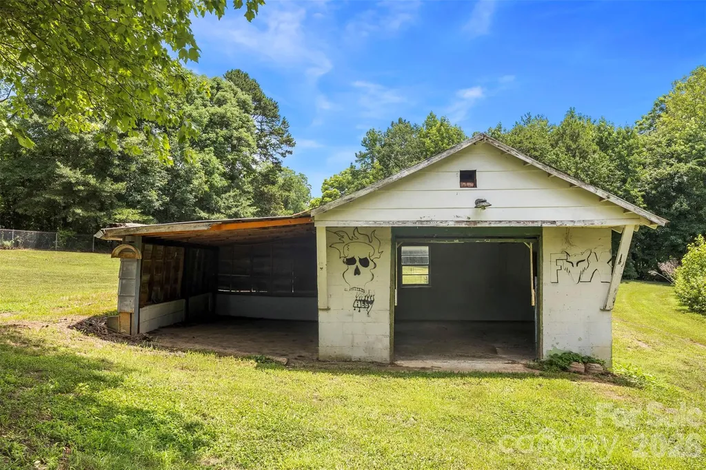 1302 W Gold Street Extension Kings Mountain NC 28086