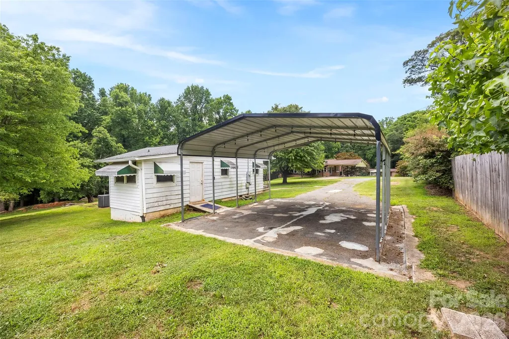 1302 W Gold Street Extension Kings Mountain NC 28086