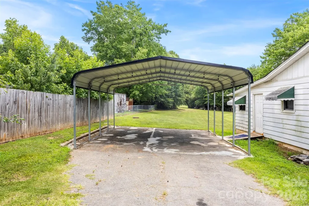 1302 W Gold Street Extension Kings Mountain NC 28086