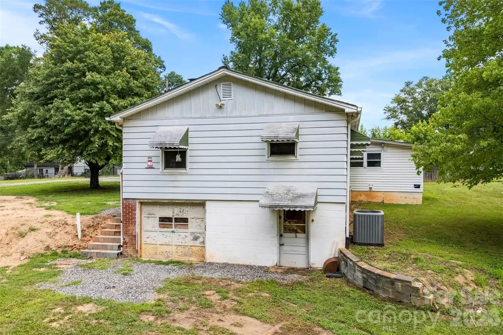 1302 W Gold Street Extension Kings Mountain NC 28086