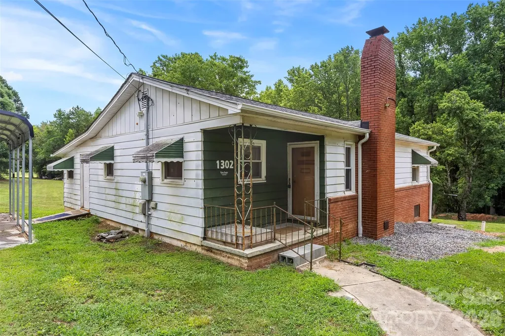 1302 W Gold Street Extension Kings Mountain NC 28086