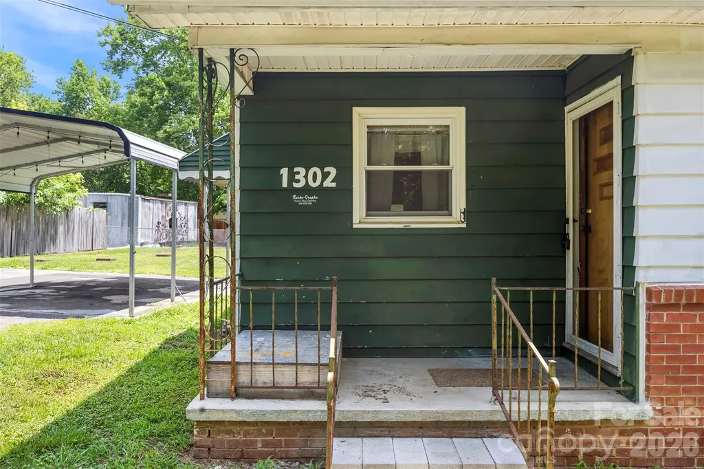 1302 W Gold Street Extension Kings Mountain NC 28086