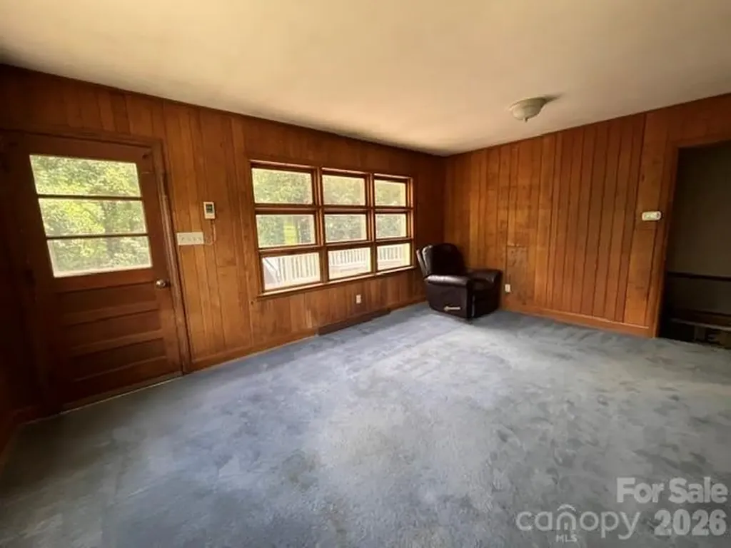 14 Valle Vista Drive Asheville NC 28804