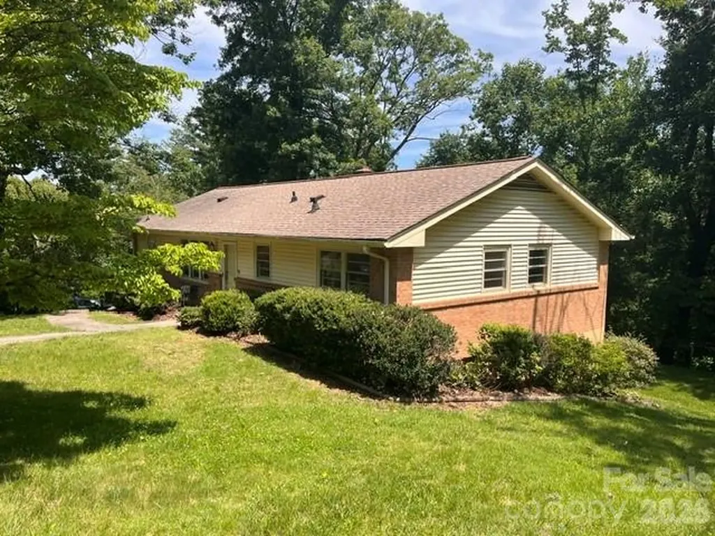 14 Valle Vista Drive Asheville NC 28804