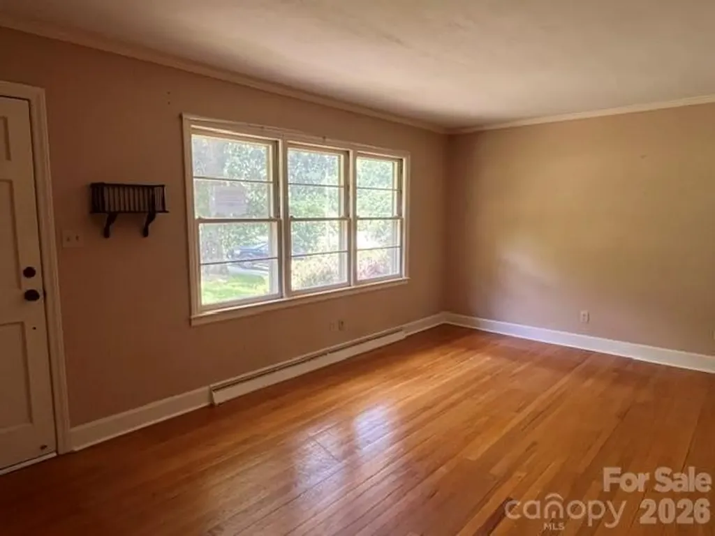 14 Valle Vista Drive Asheville NC 28804