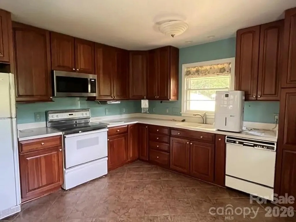 14 Valle Vista Drive Asheville NC 28804