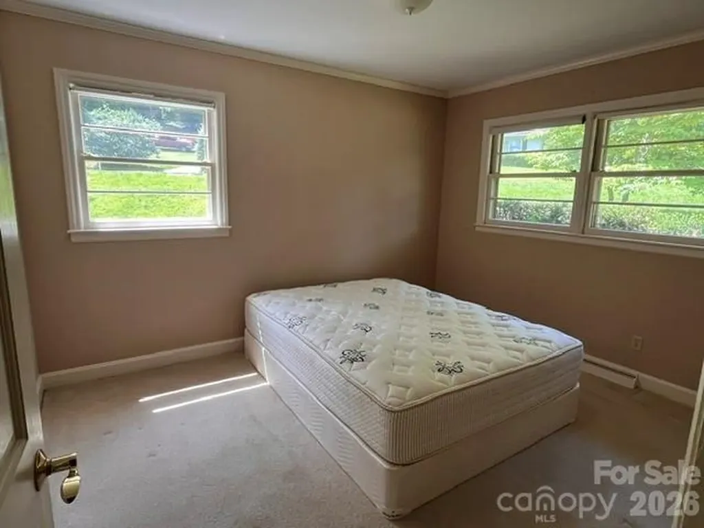 14 Valle Vista Drive Asheville NC 28804