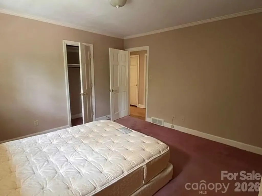 14 Valle Vista Drive Asheville NC 28804