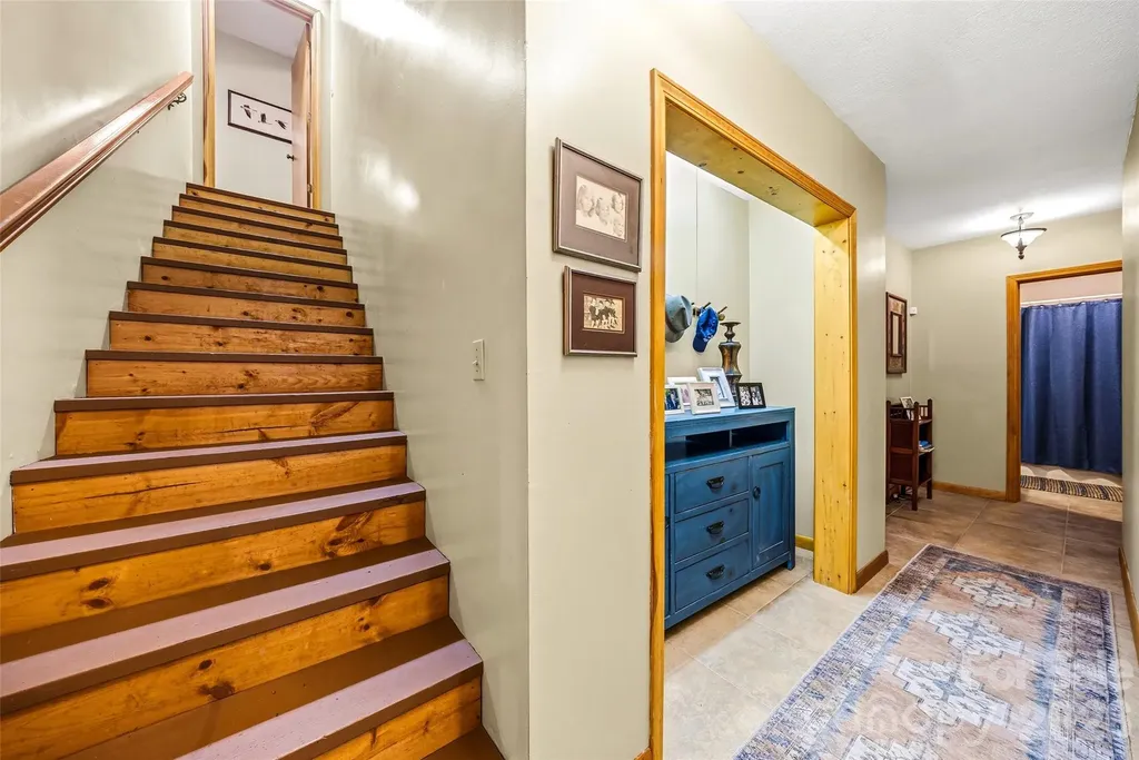 280 Laurel Creek Cedar Mountain NC 28718