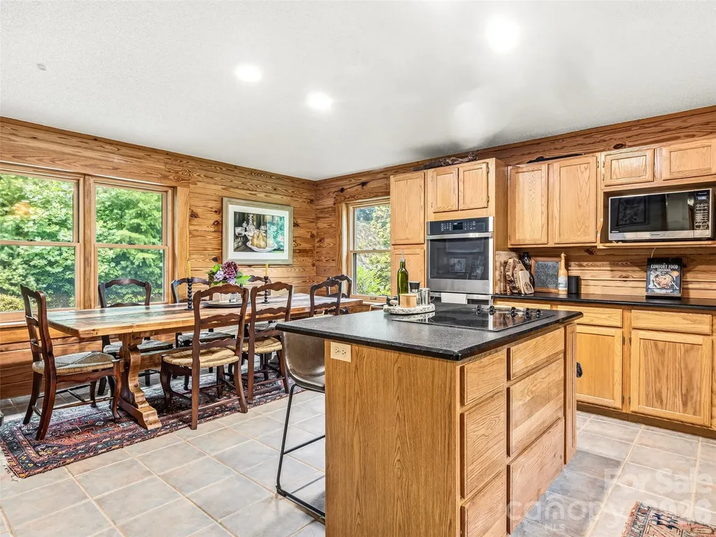 280 Laurel Creek Cedar Mountain NC 28718
