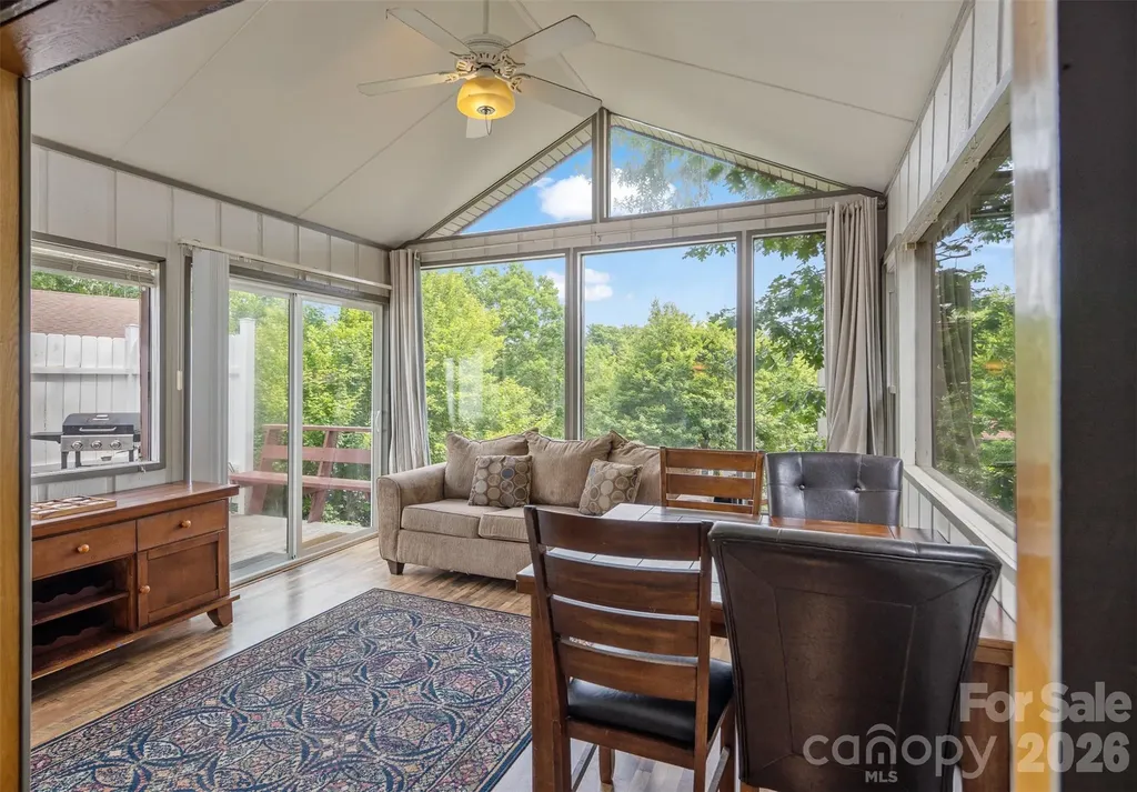 335 Snowshoe Loop Newland NC 28657