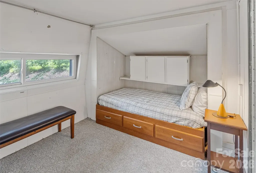 335 Snowshoe Loop Newland NC 28657