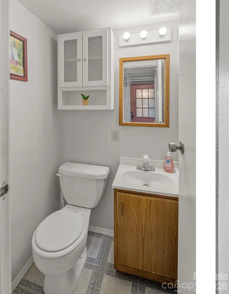 335 Snowshoe Loop Newland NC 28657