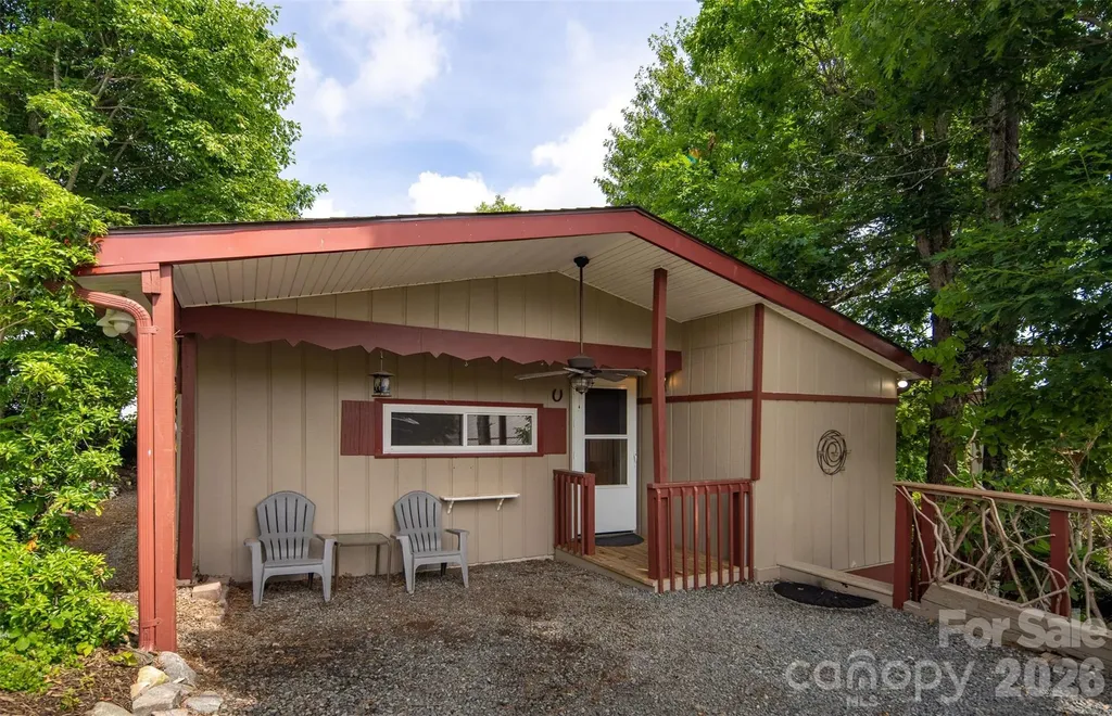 335 Snowshoe Loop Newland NC 28657