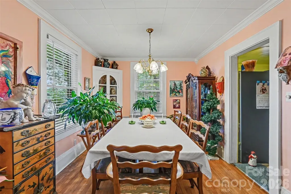 806 S Main Avenue Newton NC 28658
