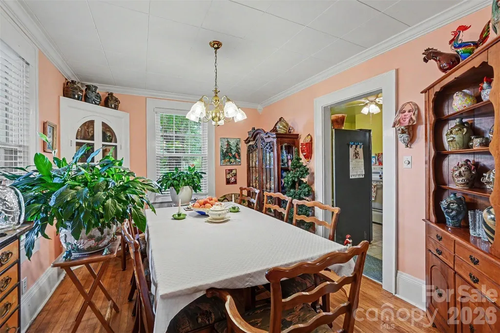 806 S Main Avenue Newton NC 28658