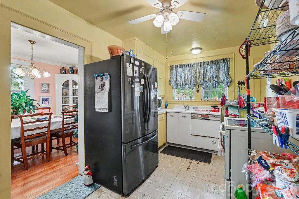 806 S Main Avenue Newton NC 28658
