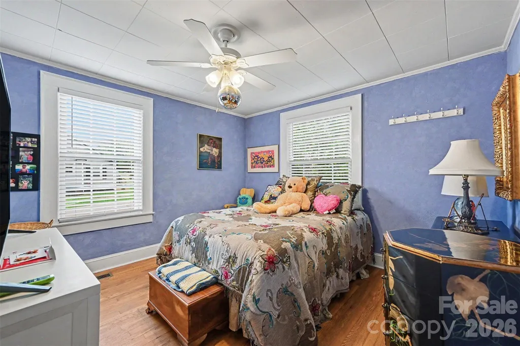 806 S Main Avenue Newton NC 28658