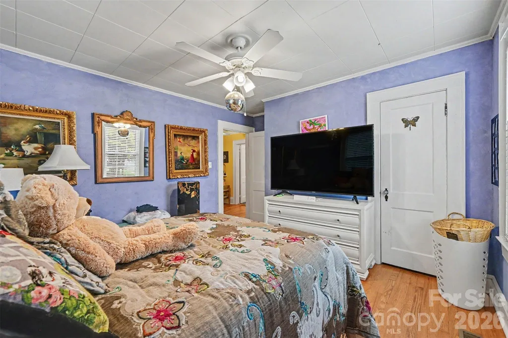 806 S Main Avenue Newton NC 28658