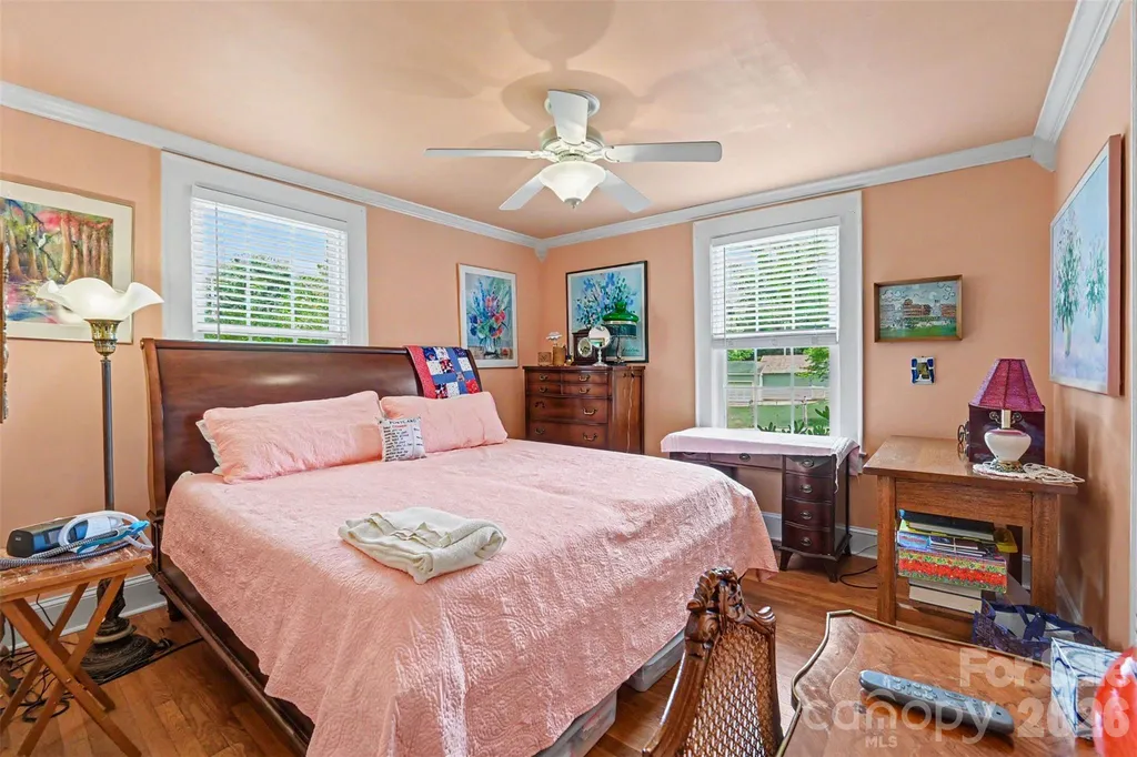 806 S Main Avenue Newton NC 28658