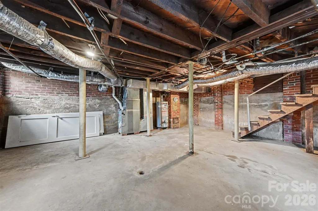 806 S Main Avenue Newton NC 28658