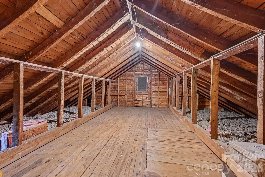 806 S Main Avenue Newton NC 28658
