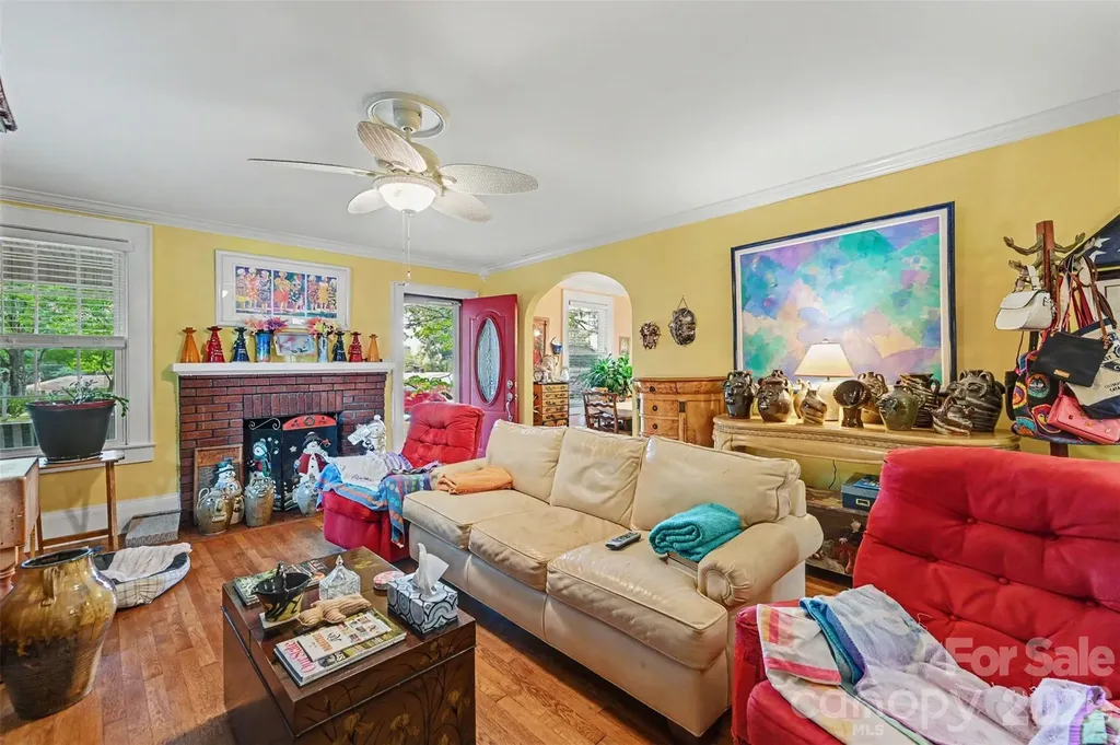 806 S Main Avenue Newton NC 28658