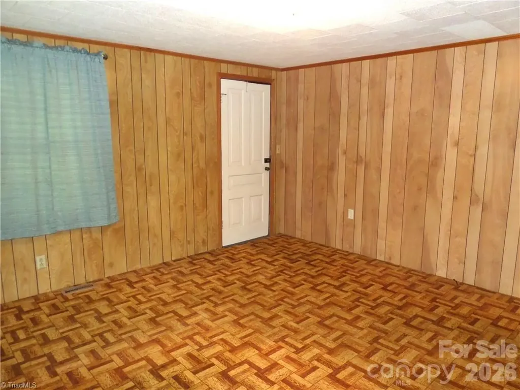 1220 Lake Drive 9 Lexington NC 27292