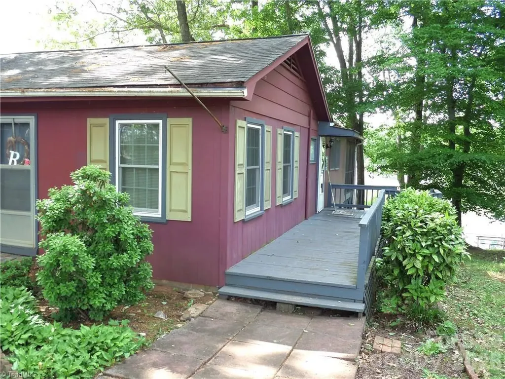 1220 Lake Drive 9 Lexington NC 27292