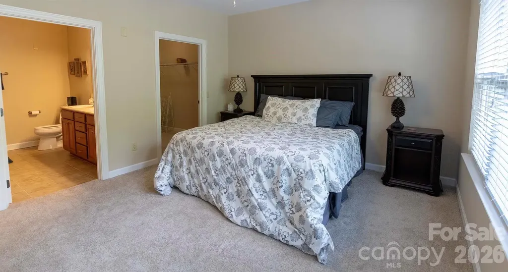 40 Hyannis Drive Asheville NC 28804