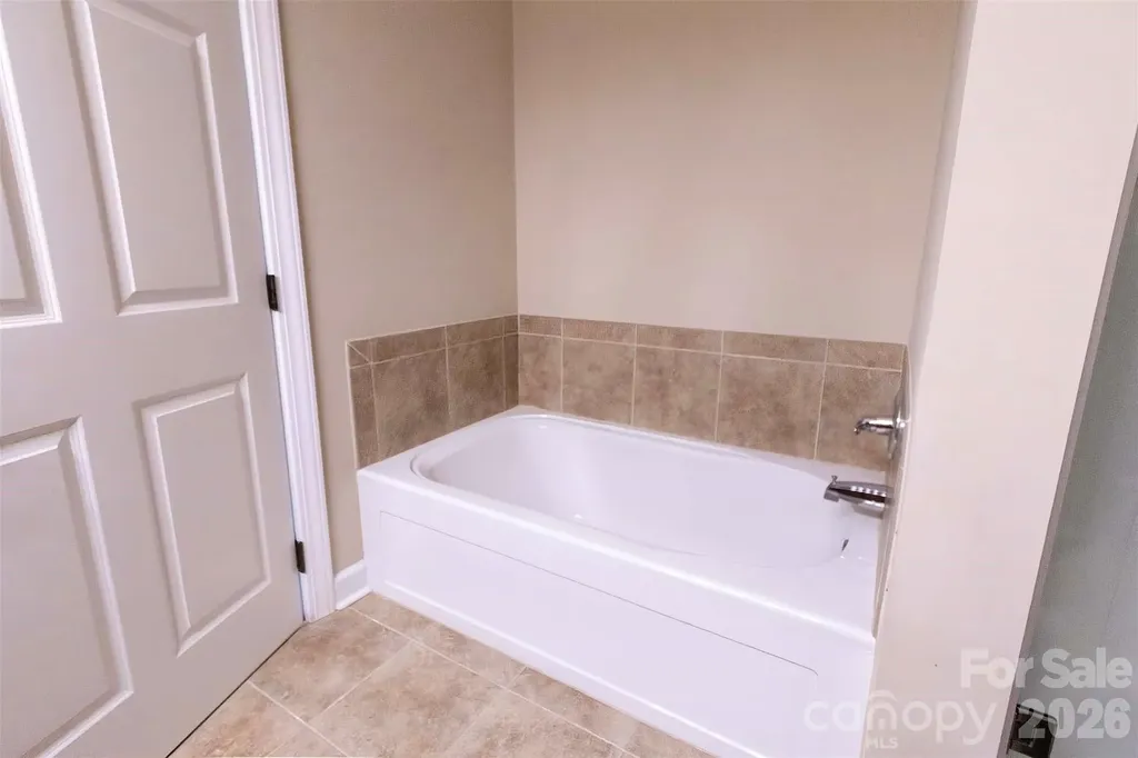 40 Hyannis Drive Asheville NC 28804