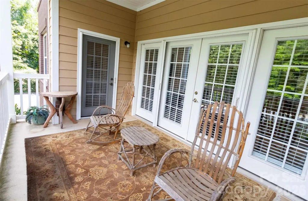 40 Hyannis Drive Asheville NC 28804