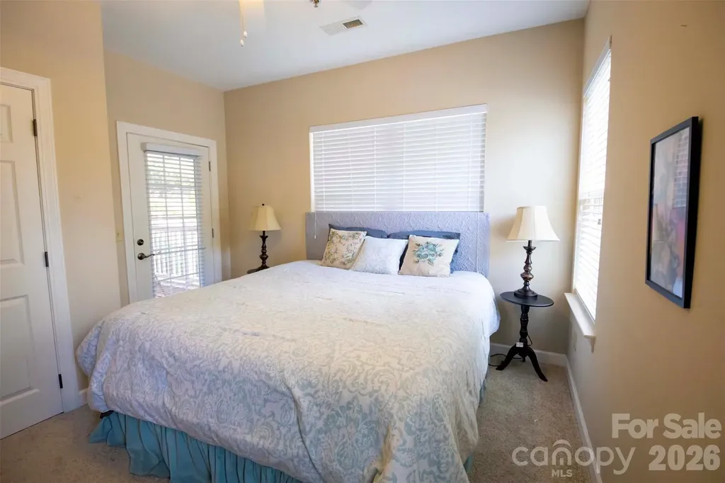 40 Hyannis Drive Asheville NC 28804