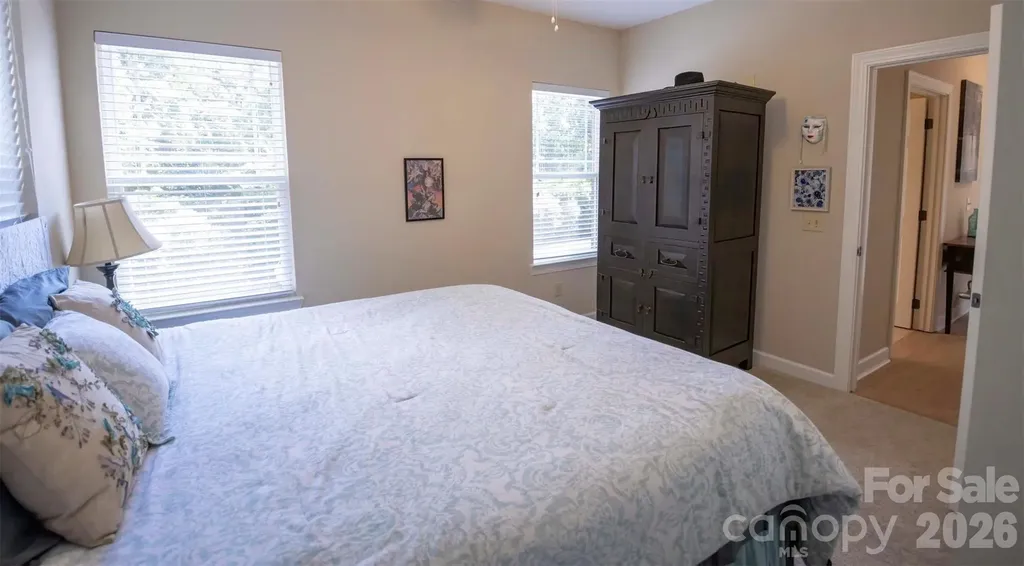 40 Hyannis Drive Asheville NC 28804