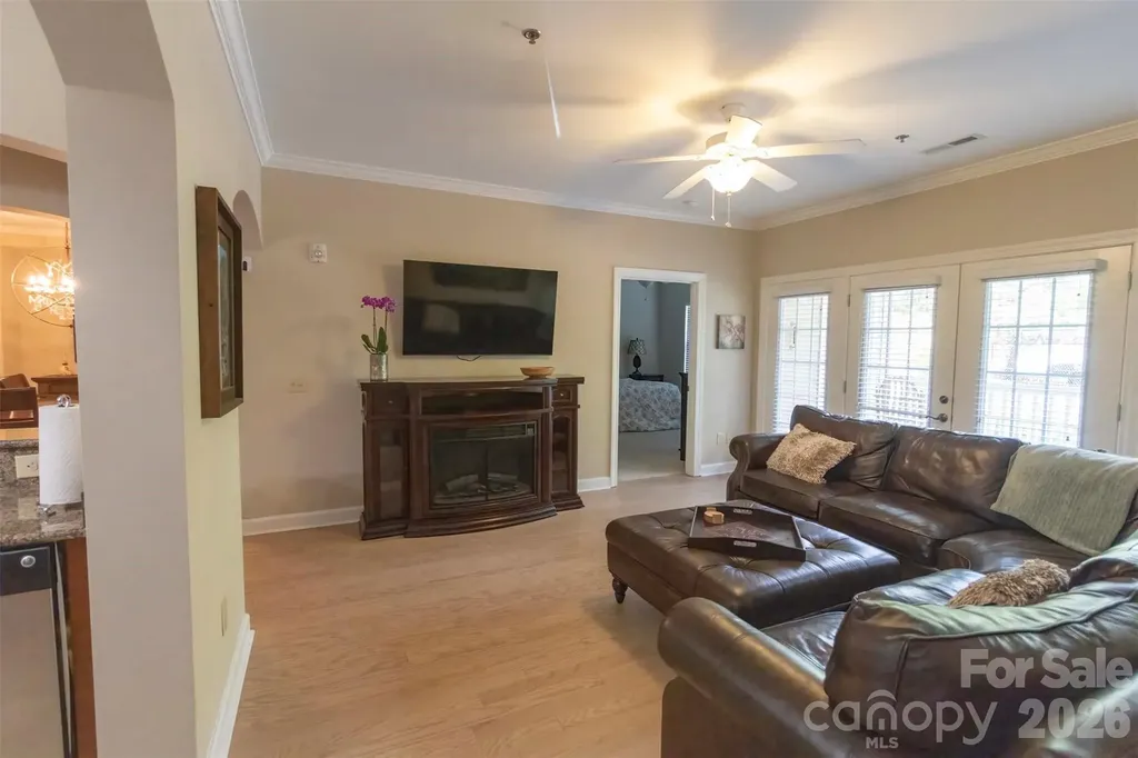 40 Hyannis Drive Asheville NC 28804