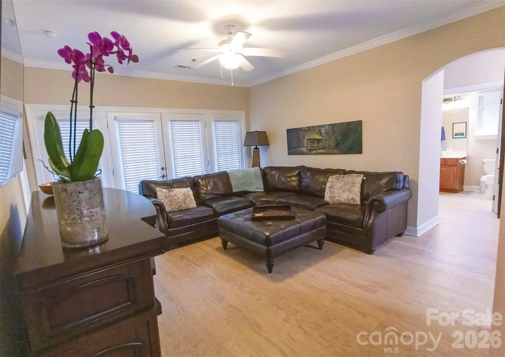 40 Hyannis Drive Asheville NC 28804