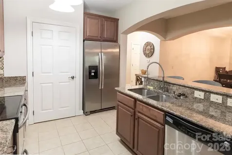 40 Hyannis Drive Asheville NC 28804