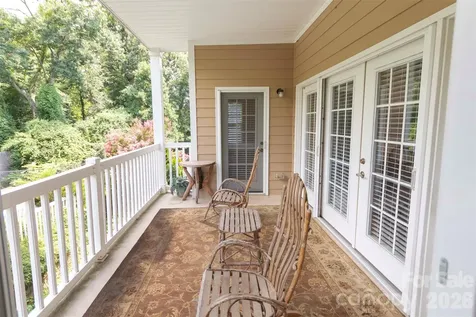 40 Hyannis Drive Asheville NC 28804