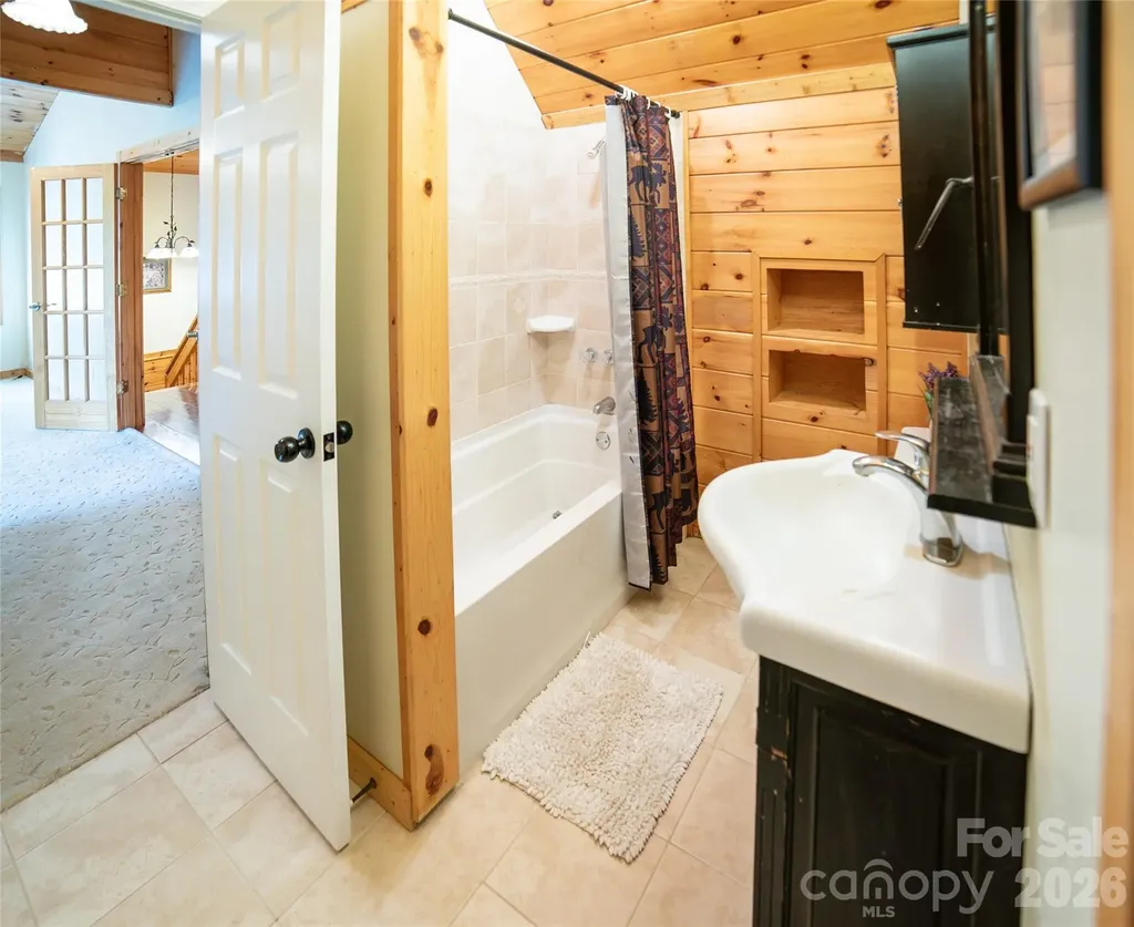 420 Nathan Mcdaniel Drive Nebo NC 28761