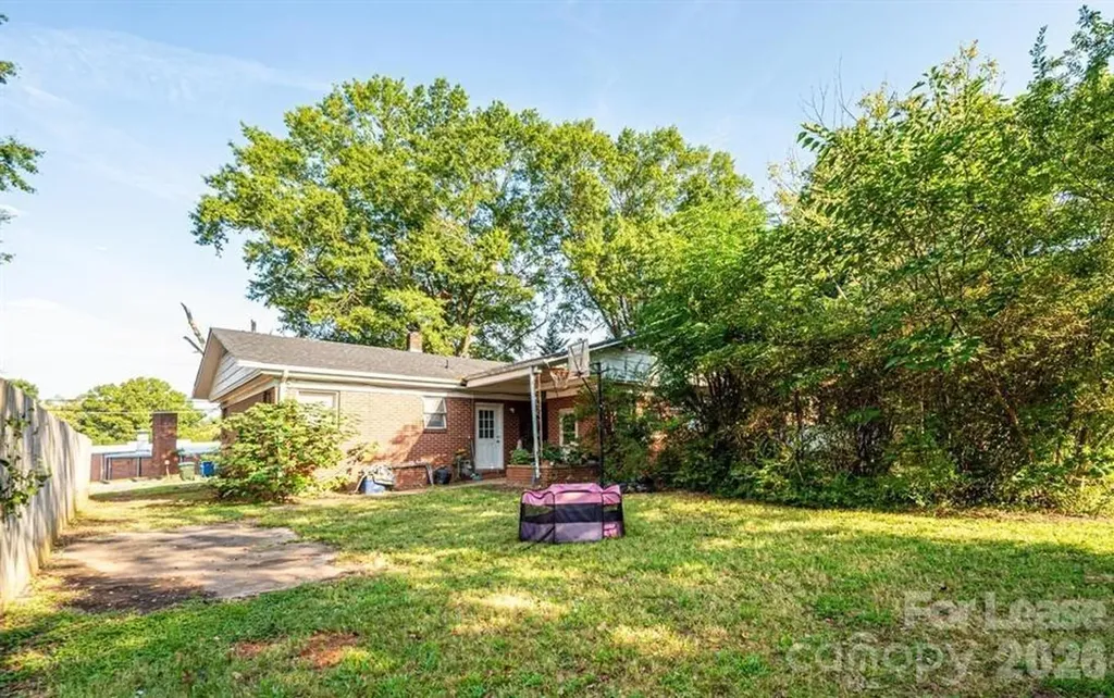 283 15th Street SE Hickory NC 28602