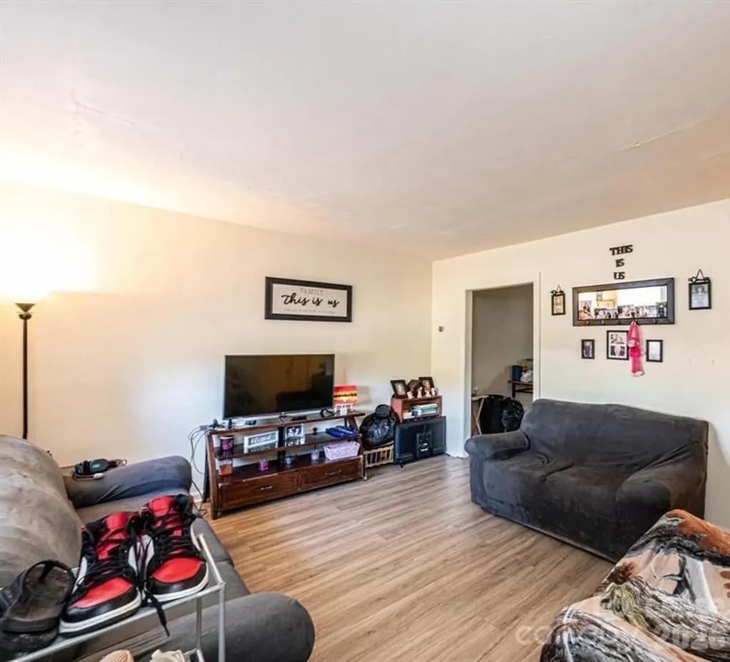283 15th Street SE Hickory NC 28602
